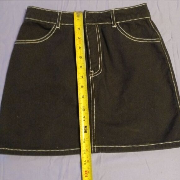 Forever 21 Mini Skirt - Size: Small (0383) - Picture 2 of 6